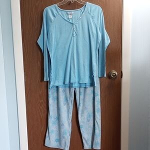 [25] Lizwear Woman's Blue Winter Full Pajama Set Size Medium with Snowflakes